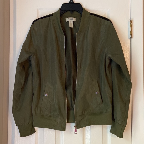 Charlotte Russe Jackets & Blazers - 5/$40 Sale CHARLOTTE RUSSE LIGHTWEIGHT BOMBER JACKET ~SMALL
